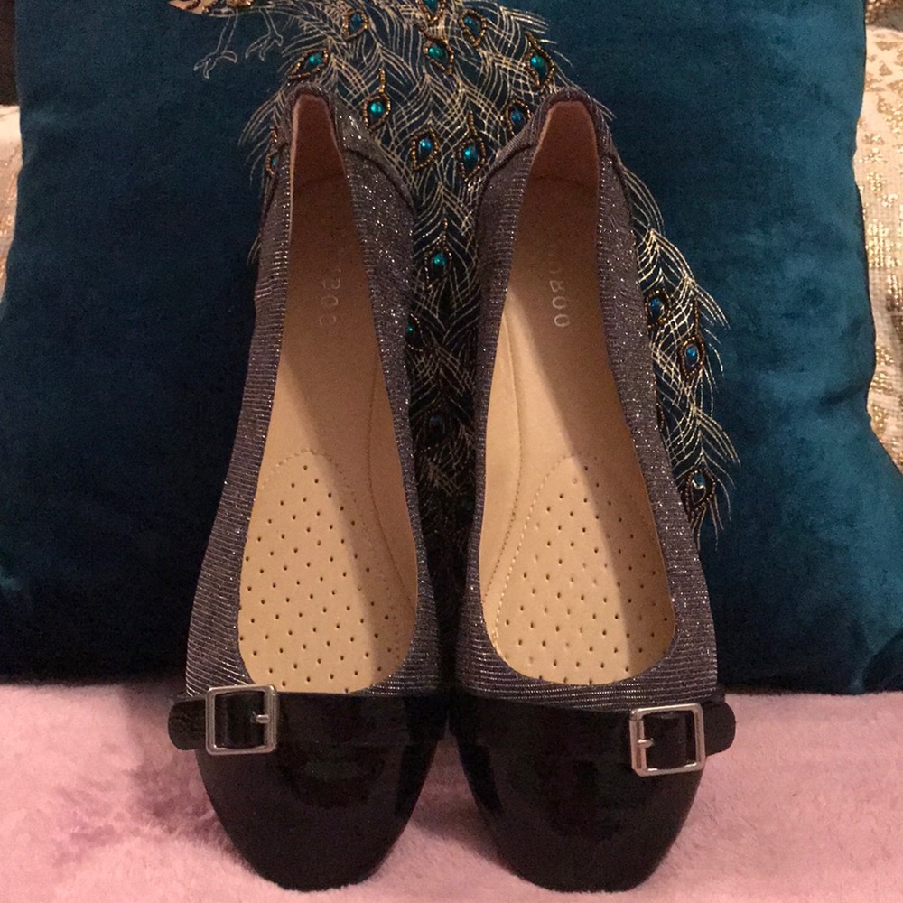Black sparkle flats